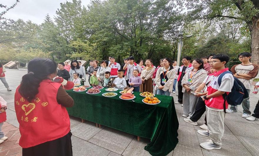 学院环小青志愿服务队赴宝鸡市植物园开展志愿服务工作